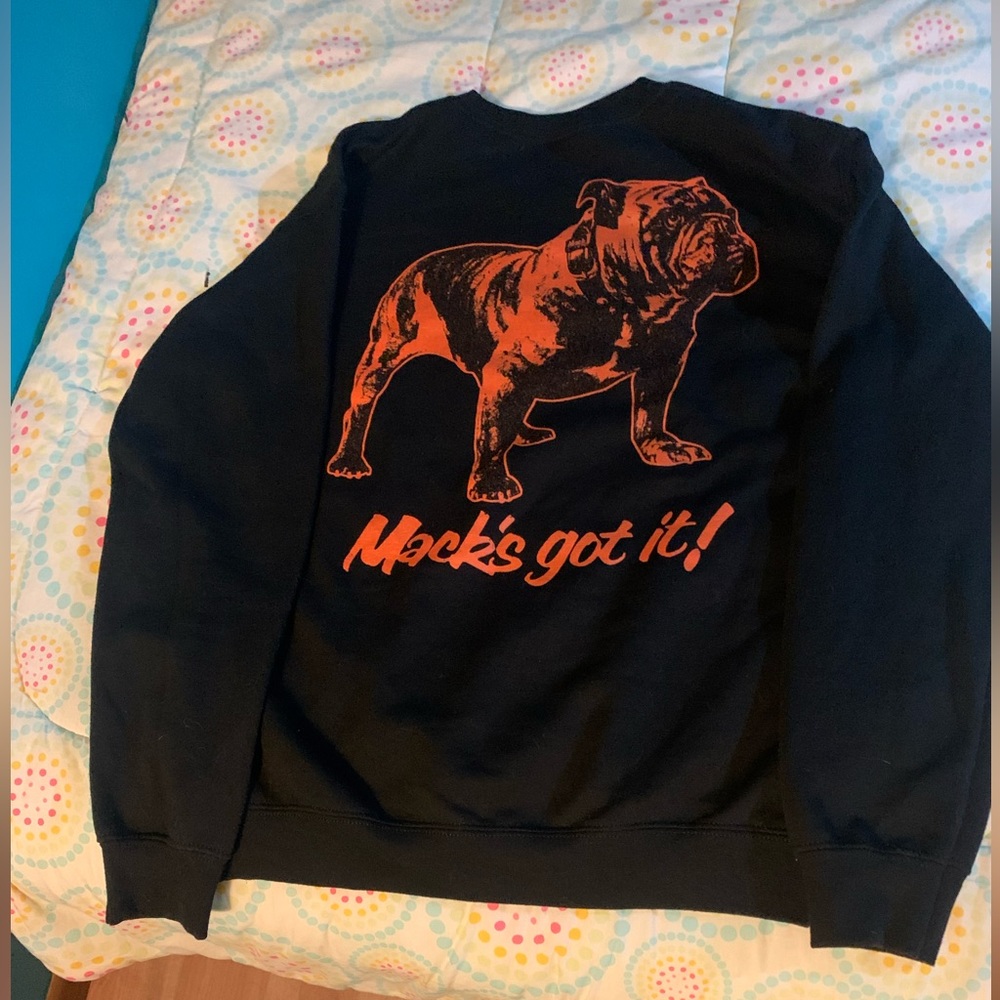 Mack’s Trucks Bulldog print black crewneck sweater